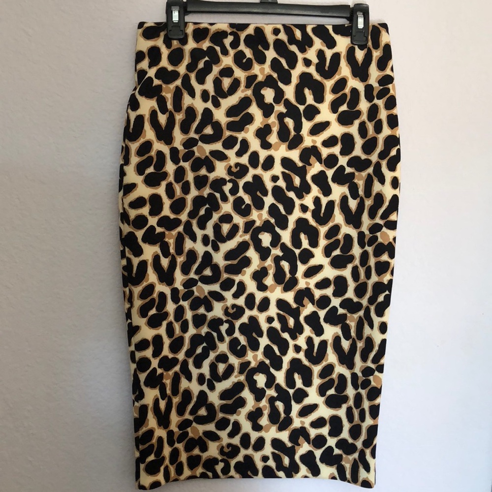 Leopard print pencil skirt